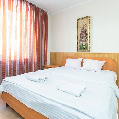 Квартира Студія Біля Оперного Театру По Вулиці Гонти 4-3А Lwów Zewnętrze zdjęcie